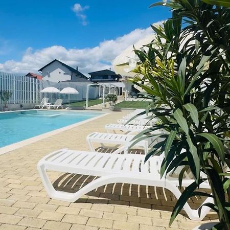 Alma Rezidence Bed & Breakfast Турда Екстериор снимка