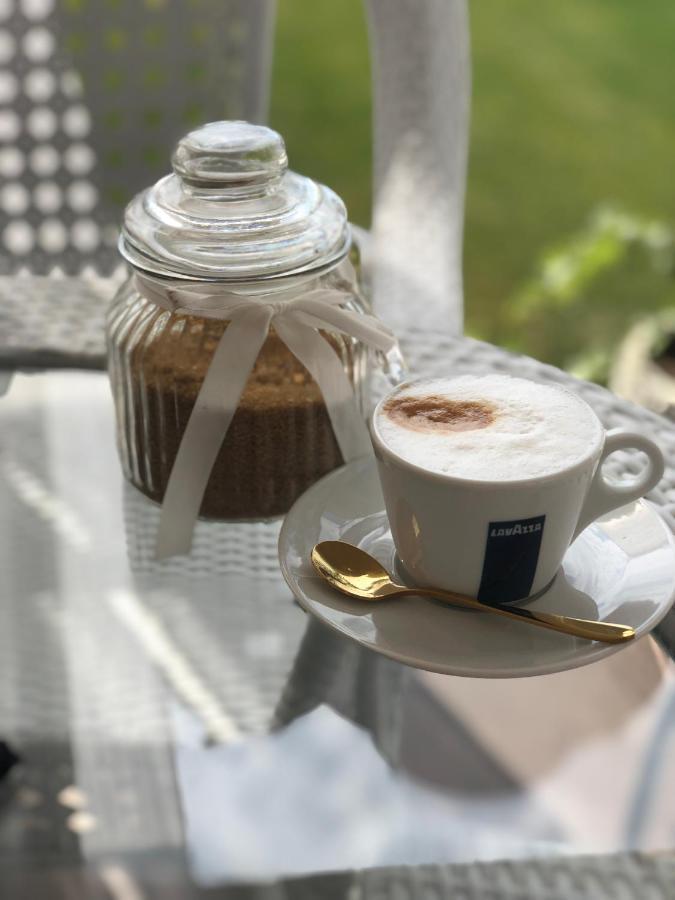 Alma Rezidence Bed & Breakfast Турда Екстериор снимка