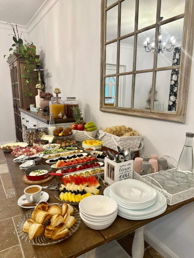 Alma Rezidence Bed & Breakfast Турда Екстериор снимка