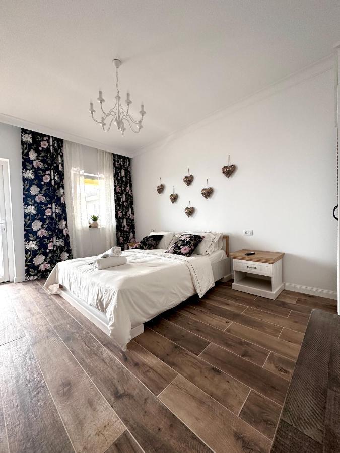 Alma Rezidence Bed & Breakfast Турда Екстериор снимка