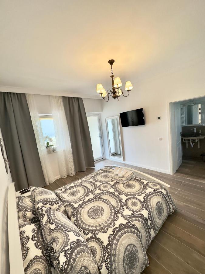 Alma Rezidence Bed & Breakfast Турда Екстериор снимка
