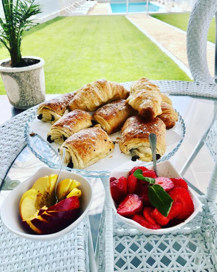 Alma Rezidence Bed & Breakfast Турда Екстериор снимка