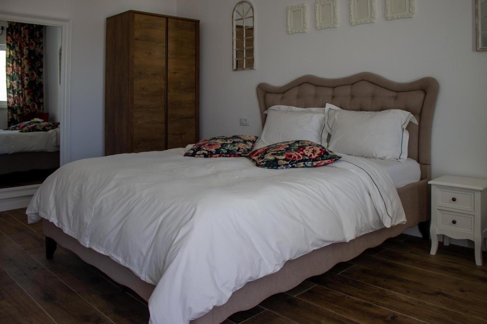 Alma Rezidence Bed & Breakfast Турда Екстериор снимка