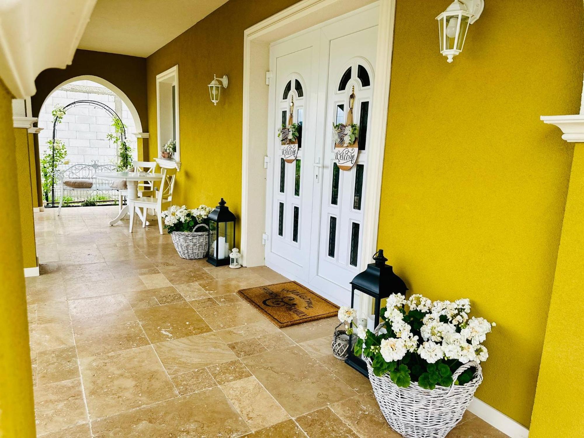 Alma Rezidence Bed & Breakfast Турда Екстериор снимка