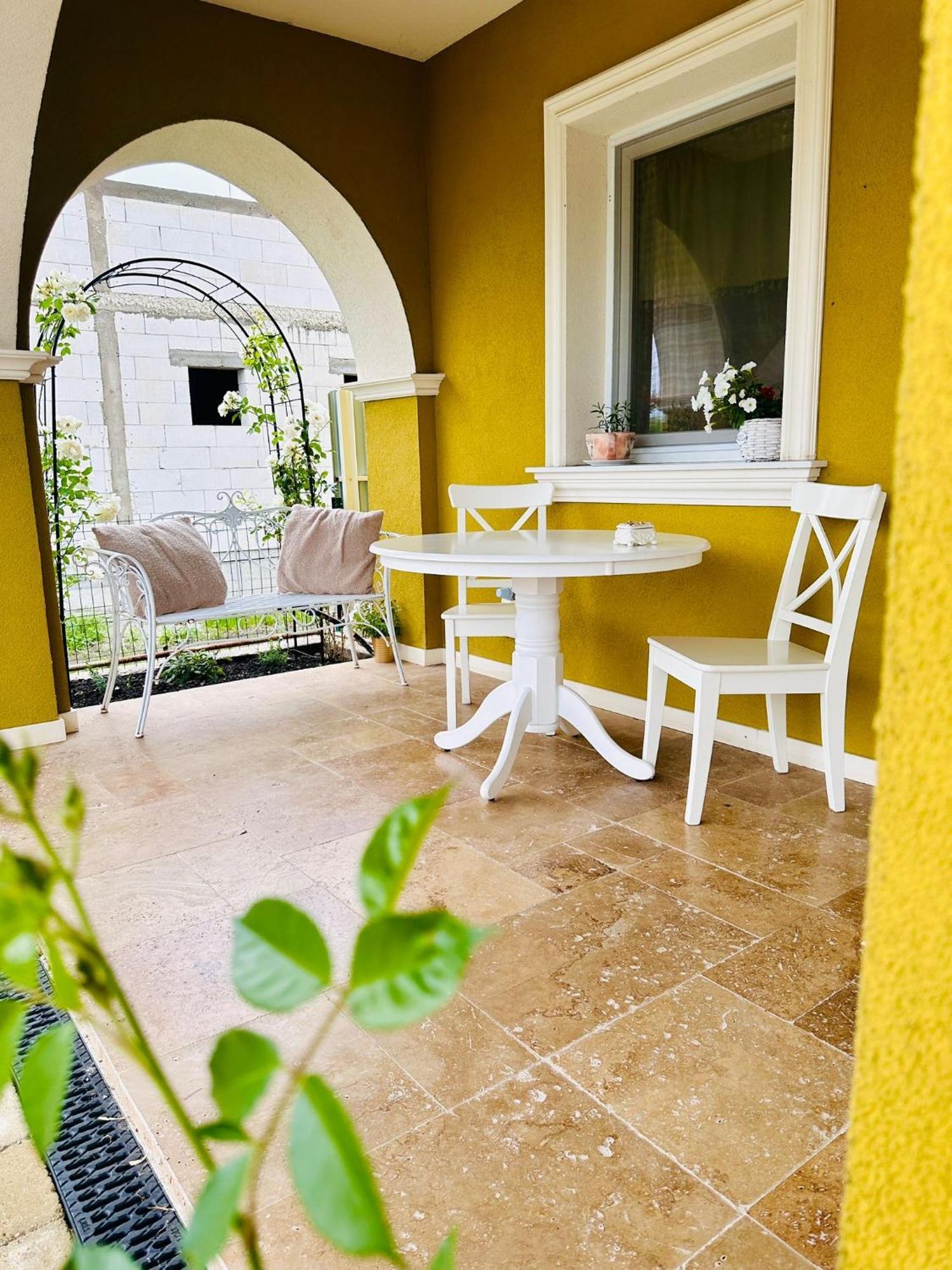Alma Rezidence Bed & Breakfast Турда Екстериор снимка